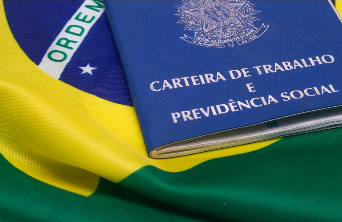 Pesquisa indica que estabilidade da carteira assinada continua sendo a preferência dos brasileiros