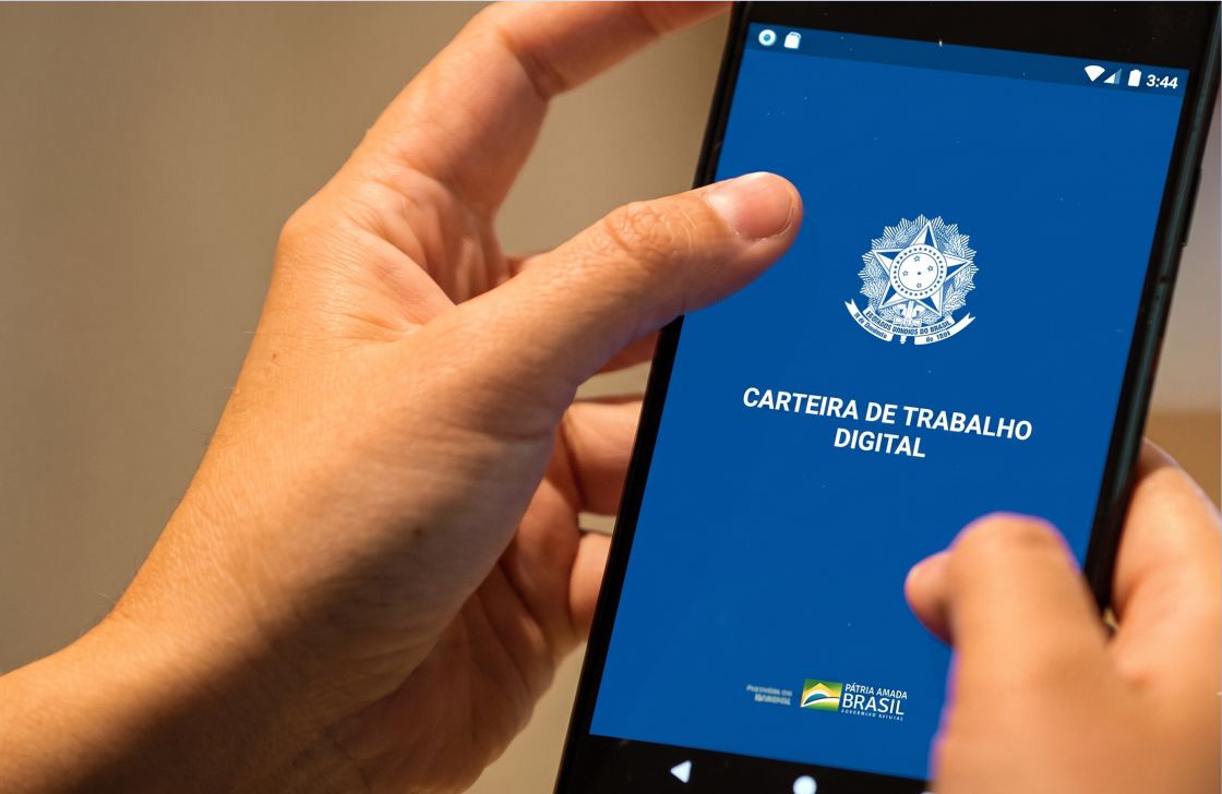 TRABALHO E DIREITOS | Carteira de Trabalho Digital facilita acesso e permite correção de informações